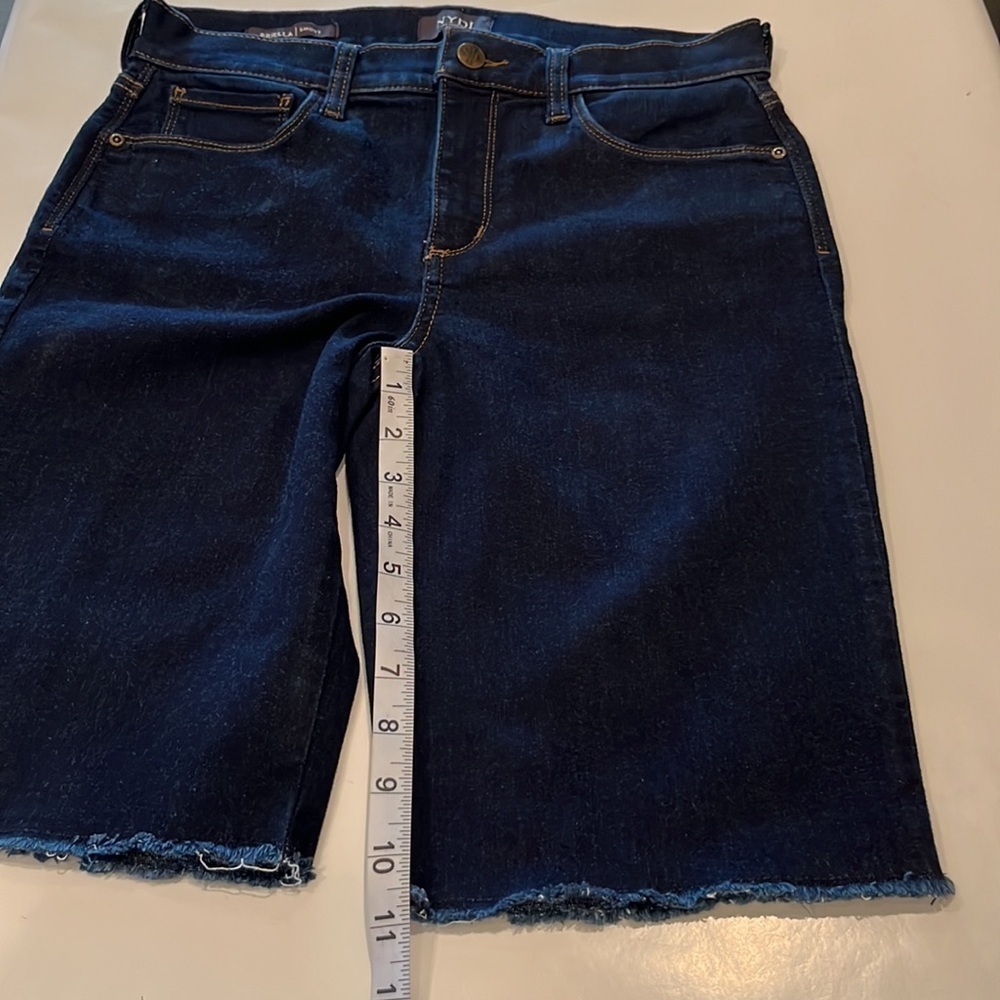 NYDJ Briella Short Size 6-SOLD - Picture 6 of 16